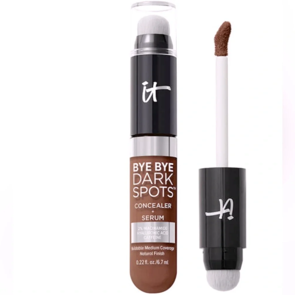 It Bye Bye dark spots concealed Smooths out beautifully for flawless skin